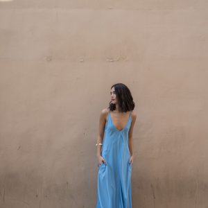 VESTIDO MIDI CON TIRANTES